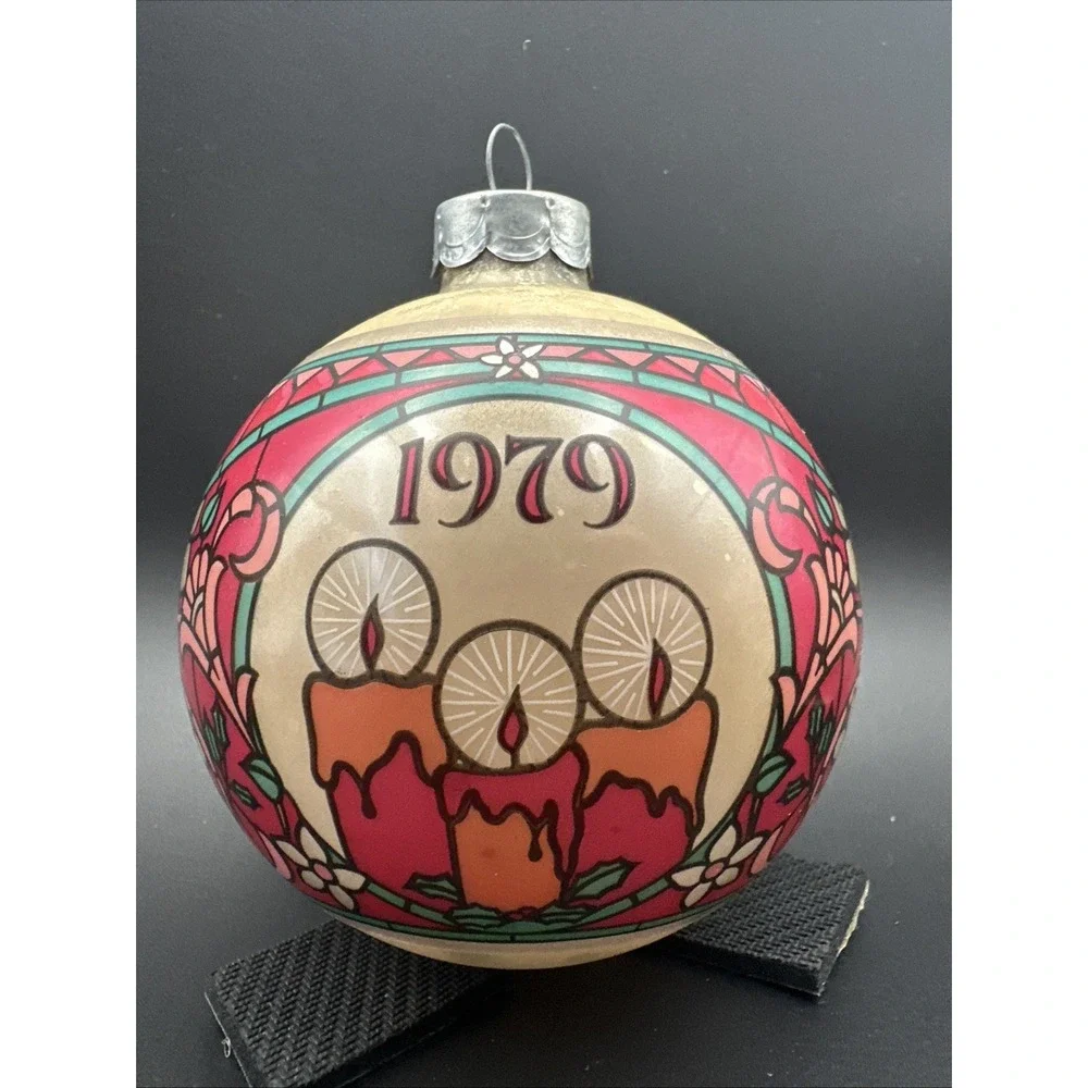 Vintage 1979 Hallmark Glass Ornament 